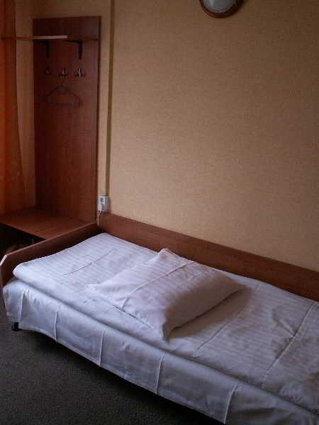 Hotel Pod Dębem Tarnów Buitenkant foto