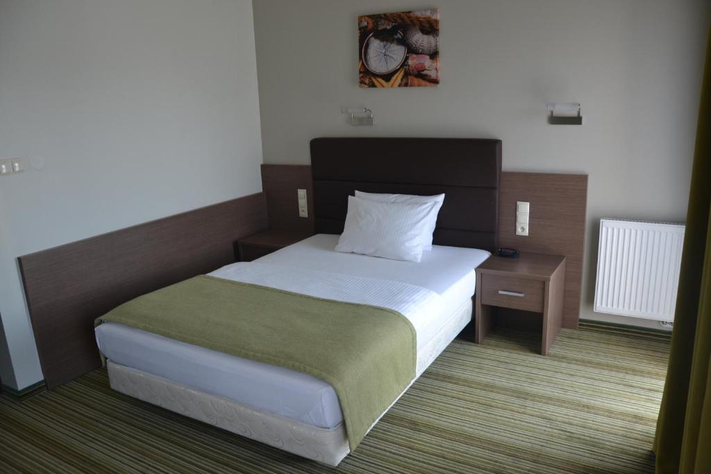 Hotel Pod Dębem Tarnów Kamer foto