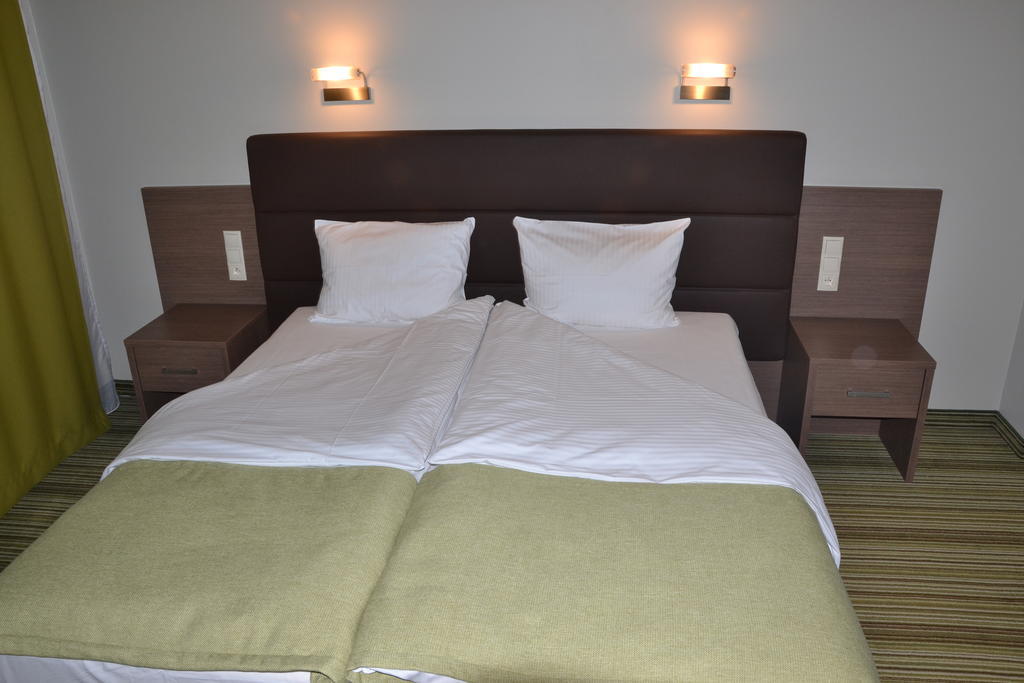 Hotel Pod Dębem Tarnów Kamer foto